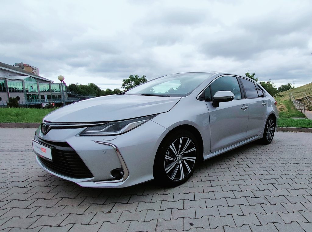 TOYOTA COROLLA 1.5b wersja COMFORT TECH STYLLE 1